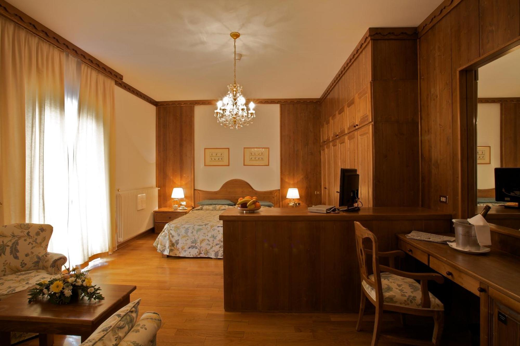 Savoia Palace Hotel Madonna Kültér fotó